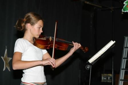 Philippine au violon